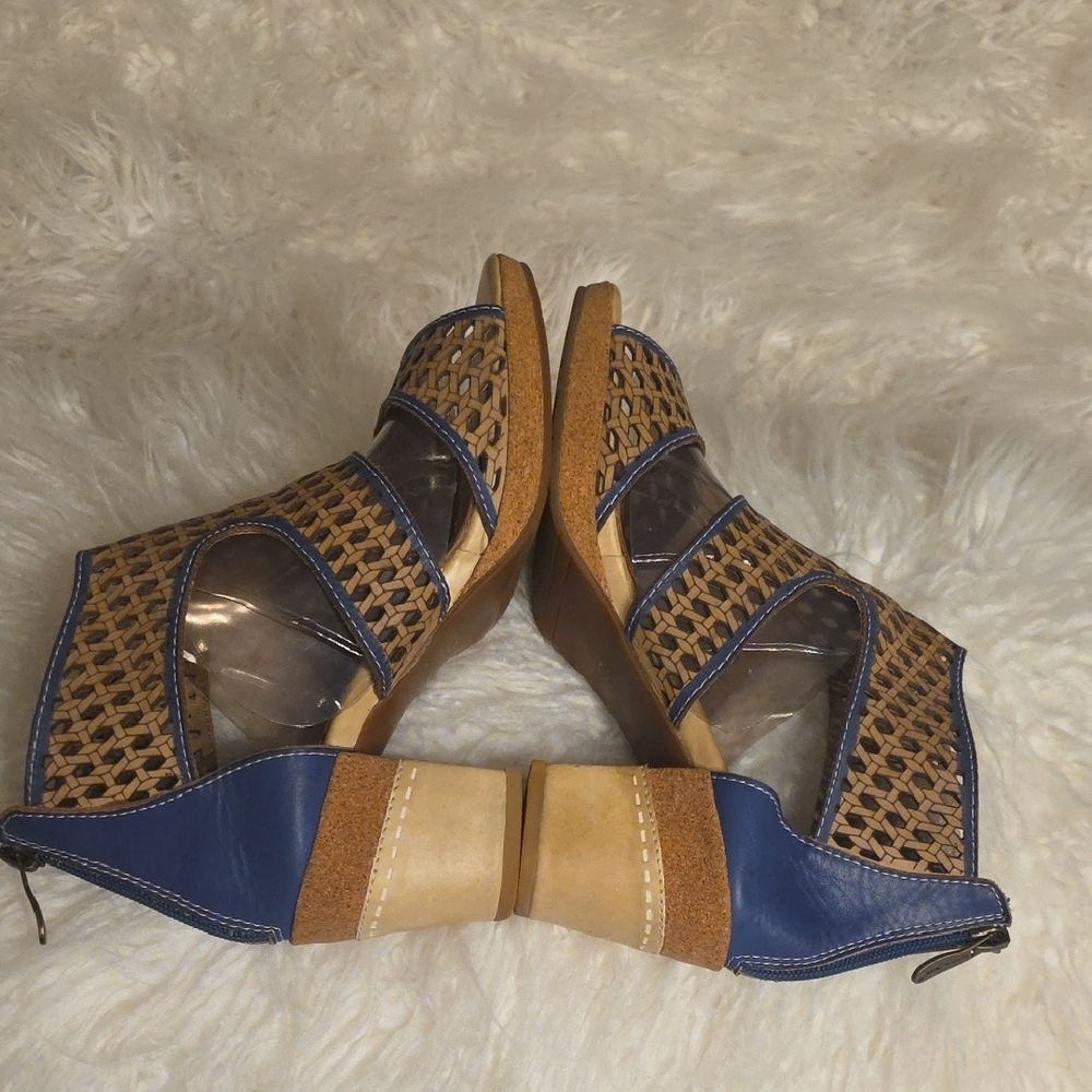 L'ARTISTE Leather Cutout Block Heel Sandals - Brown and Blue Hand Painted 37